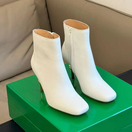 Stivali con tacco a forma di nodo in metallo da donna di nuovo arrivo Stivali con tacco alto alla caviglia Stivali eleganti con tacco a punta quadrata con cerniera laterale da ufficio