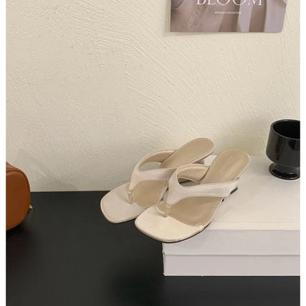 Marque de mode Compensée Pantoufle Présentations fabricants de jeux Clip d'orteil Tongs Sandales à lanières étroites Chaussures décontractées Pantoufle femme Sandalia Mujer