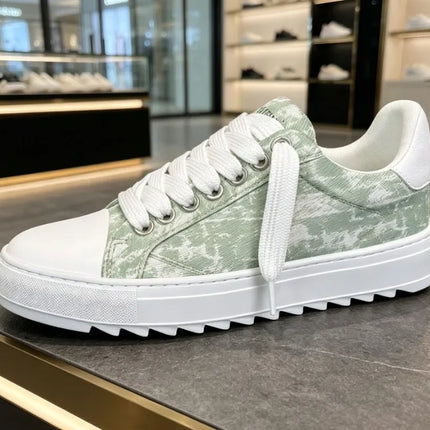 Luxury Fashion Casual Sports Sneakers Comfort Breathable Unisex Trendy Shoes