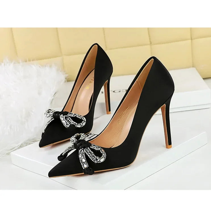 BIGTREE Street Style Lusso Fiocco con strass con punta a punta Tacco sottile Bicchiere da vino in seta Tacchi alti Décolleté da donna