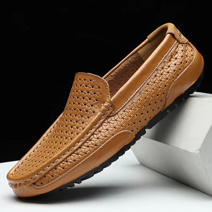 Mocassini da Uomo Estivi 2026 in Vera Pelle di Lusso, Scarpe Casual Traspiranti con Intaglio, Slip-on da Guida