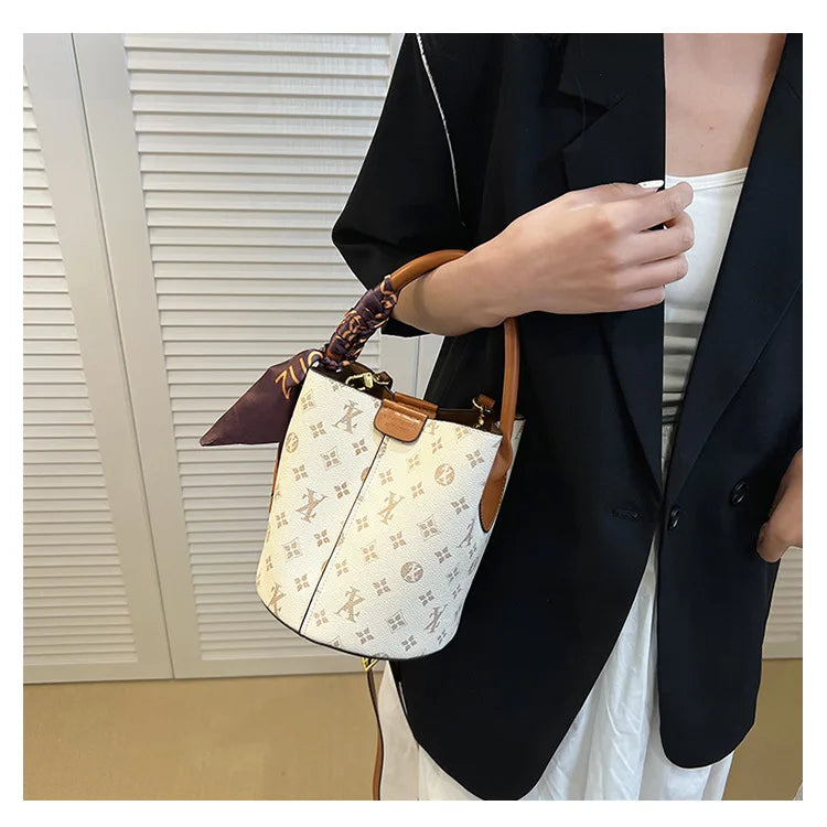 Advanced fashion bag for women 2025 new casual women's bag, large capacity bucket bag, shoulder bag, diagonal cross bag PlatiNum