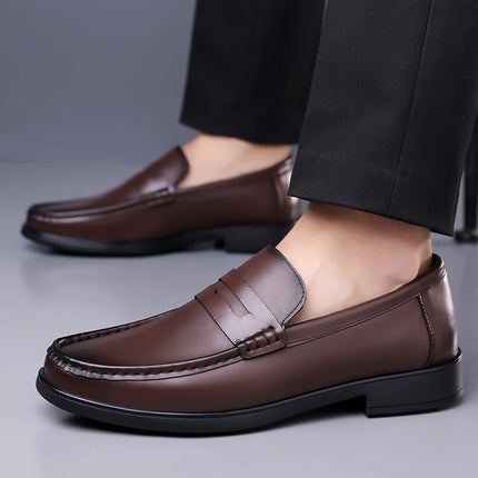 Mocassini in Pelle da Uomo Estate 2026, Scarpe Casual Slip-on Traspiranti, Comode per Camminare e per l'Ufficio