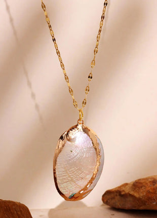 Retro Gold-Tone Shell Pendant Necklace Unique Layered DIY Fashion Jewelry for Women Perfect for Beach Vacations Gift Idea PlatiNum