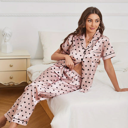 Pigiama in raso con stampa a cuore Set casual a maniche corte con bottoni Top con risvolto e pantaloni elastici Indumenti da notte da donna