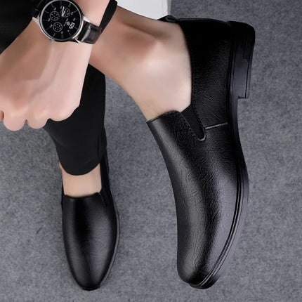 Mocassini comodi in pelle bovina da uomo neri classici alla moda di marca scarpe Casual in pelle con suola morbida traspirante cava estiva da uomo