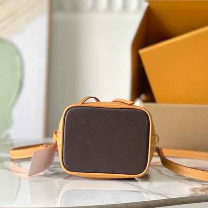 Borsa da giorno universale in ecopelle con cuciture discrete, borsa a mano da donna, borsa a tracolla, accessorio versatile per lo shopping al centro commerciale, passeggiate nel centro città e il tempo libero.