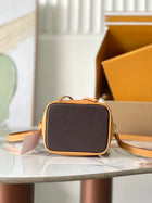 Borsa da giorno universale in ecopelle con cuciture discrete, borsa a mano da donna, borsa a tracolla, accessorio versatile per lo shopping al centro commerciale, passeggiate nel centro città e il tempo libero.