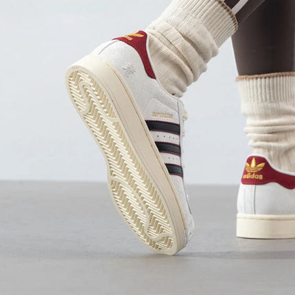 adidas Originals Superstar 2 CNY Scarpe da ginnastica retrò GS a profilo basso, comode, morbide, leggere, con punta a conchiglia, suola sottile, versatili, resistenti all'usura, disponibili in bianco, nero e rosso JR8084