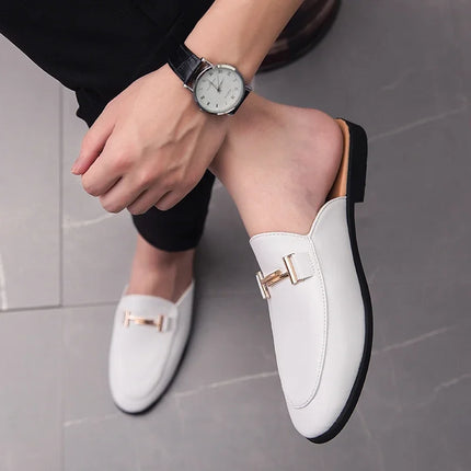 Mezze pantofole da uomo di moda 2022 Scarpe da uomo in pelle di alta qualità Muli classici Mezze scarpe antiscivolo Uomo Estate Mocassini bianchi