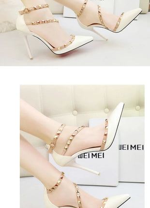 Scarpe tacco alto da donna estive in Europa e America Moda punta a punta bocca superficiale rivetto scava fuori sandali a spillo da discoteca platinumshop