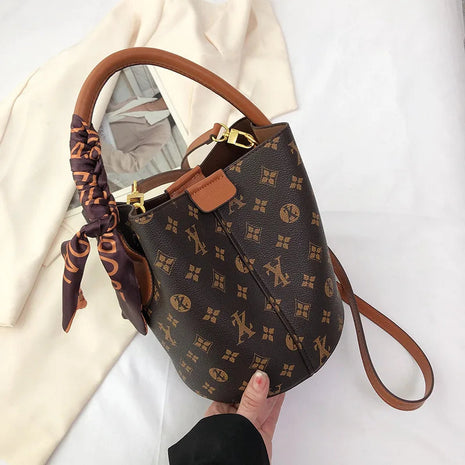 Advanced fashion bag for women 2025 new casual women's bag, large capacity bucket bag, shoulder bag, diagonal cross bag PlatiNum