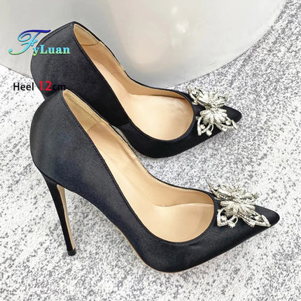 Scarpe da donna in raso Primavera Autunno Decorazione farfalla con strass Tacchi alti eleganti 8CM 10CM 12CM Décolleté da banchetto a punta moda