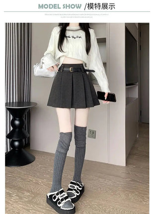 Autumn and Winter 2025 New High-waisted A-line Skirt College Style Sweet Versatile Woolen Pleated Skirt PlatiNum