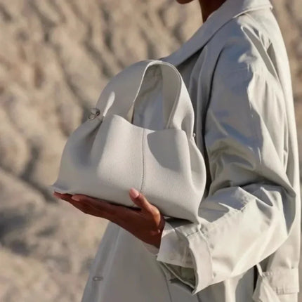 Borsa a Tracolla da Donna di Alta Gamma Autunno/Inverno 2025 – Design con Motivo Lychee e Tracolla a Nuvola