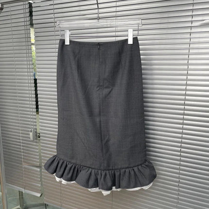 A new autumn/winter 2025 elegant and stylish body-hugging skirt with multi-layered ruffled edges and flower buds for women PlatiNum