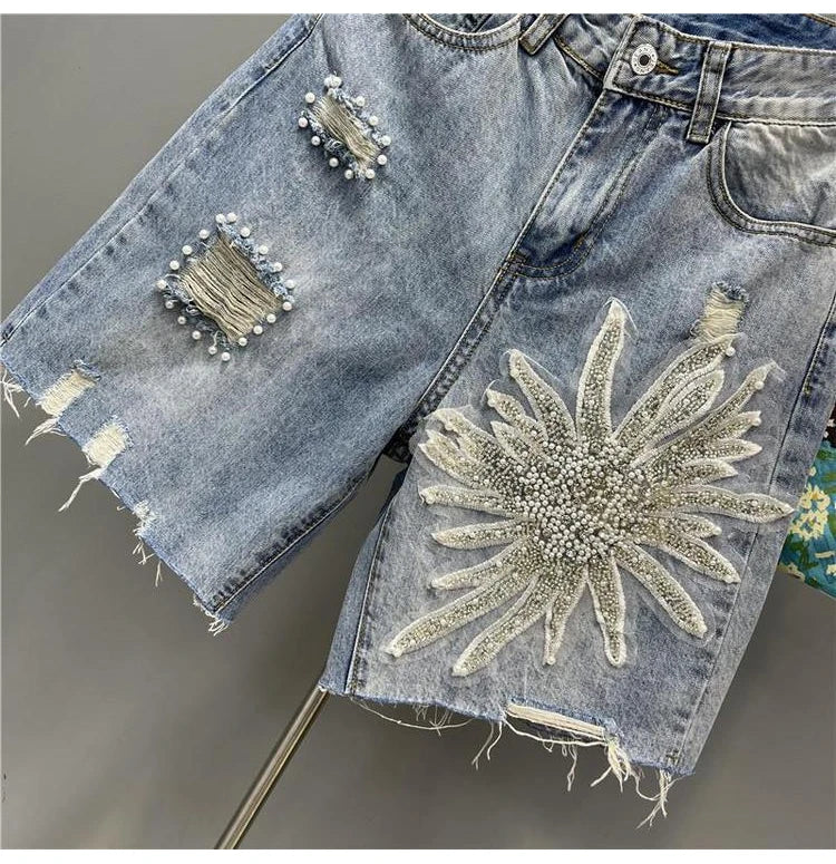 Pantaloncini di jeans con foro sfilacciato floreale con perline alla moda Pantaloncini casual estivi da donna a vita alta in tinta unita stile coreano