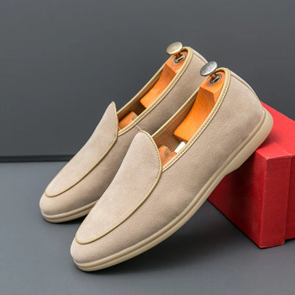 Mocassini da uomo in pelle scamosciata di alta qualità autunnali Scarpe casual piatte semplici Scarpe da sposa per feste Mocasin da esterno in pelle nabuk di marca di lusso