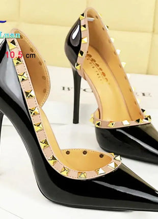 2025 Nuovo Sexy Nero Sottile Tacchi Alti 10.5 Centimetri Scarpe da Donna Testa A Punta Rivetto Pompe da Donna in Pelle Verniciata Stiletto Scarpe da Discoteca platinumshop