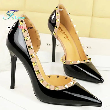 2025 Nuovo Sexy Nero Sottile Tacchi Alti 10.5 Centimetri Scarpe da Donna Testa A Punta Rivetto Pompe da Donna in Pelle Verniciata Stiletto Scarpe da Discoteca platinumshop