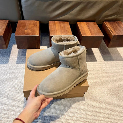 Classic Short Women's 2027 New Winter Warm Wool Thick Sole Genuine Leather And Fur Snow Boots