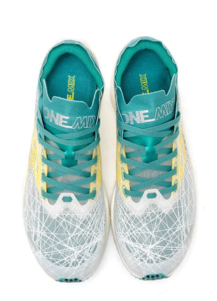 Scarpe da Corsa ONEMIX per Uomo con Piastra in Carbonio, Assorbimento degli Urti, Tecnologia Ultra-Leggera e Reattiva, Sneakers per Sport all'Aperto PlatiNum