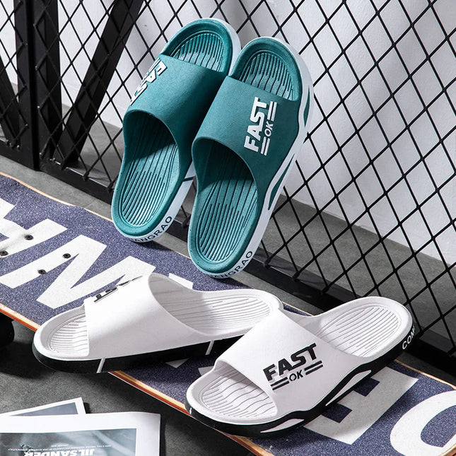 Nuove pantofole da uomo per l'abbigliamento estivo all'aperto, tendenza sportiva, bagno di casa di coppia, casa con suola morbida, pantofole fresche da uomo