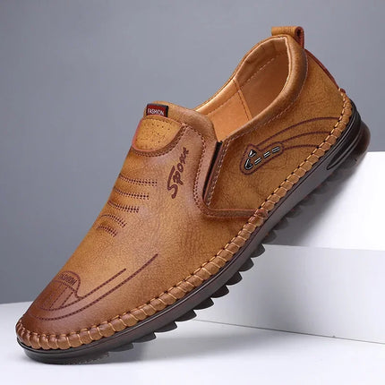 Scarpe da uomo di alta qualità Calzature in pelle fatte a mano Scarpe da lavoro casual da uomo Scarpe da ginnastica da viaggio con suola morbida per esterni Mocassini di marca