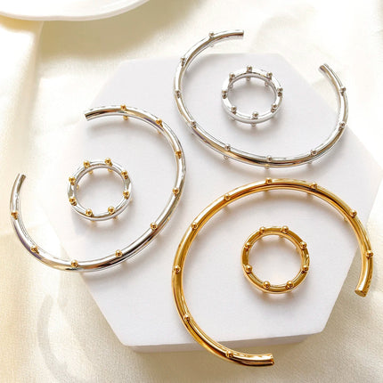 Set di gioielli di lusso Bracciale rigido in acciaio inossidabile Anello da dito Orecchini a cerchio con mini sfere per regali di gioielli di moda da donna platinumshop