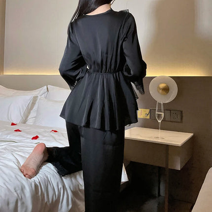 Set di indumenti da notte per la casa in raso di pizzo e pizzo da donna, pantaloni con top in pizzo dolce a V profondo, due pezzi di vestiti per la casa di grandi dimensioni bianco nero viola