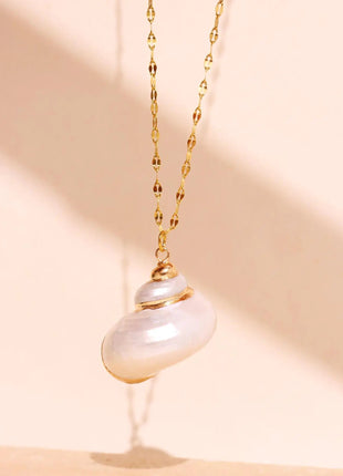 Retro Gold-Tone Shell Pendant Necklace Unique Layered DIY Fashion Jewelry for Women Perfect for Beach Vacations Gift Idea PlatiNum