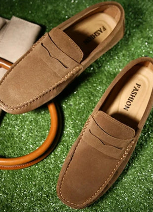 Scarpe casual da uomo fatte a mano Mocassini morbidi Scarpe da guida leggere Moda Slip on Flats Mocassini di alta qualità Scarpe da uomo antiscivolo