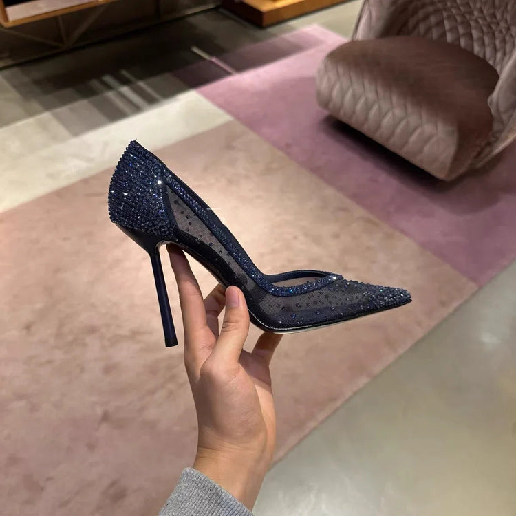Scarpe col tacco alto a punta tempestate di diamanti in maglia blu con scarpe di cristallo con tacchi fini, nuove scarpe singole in pizzo scavato con tacco sottile platinumshop