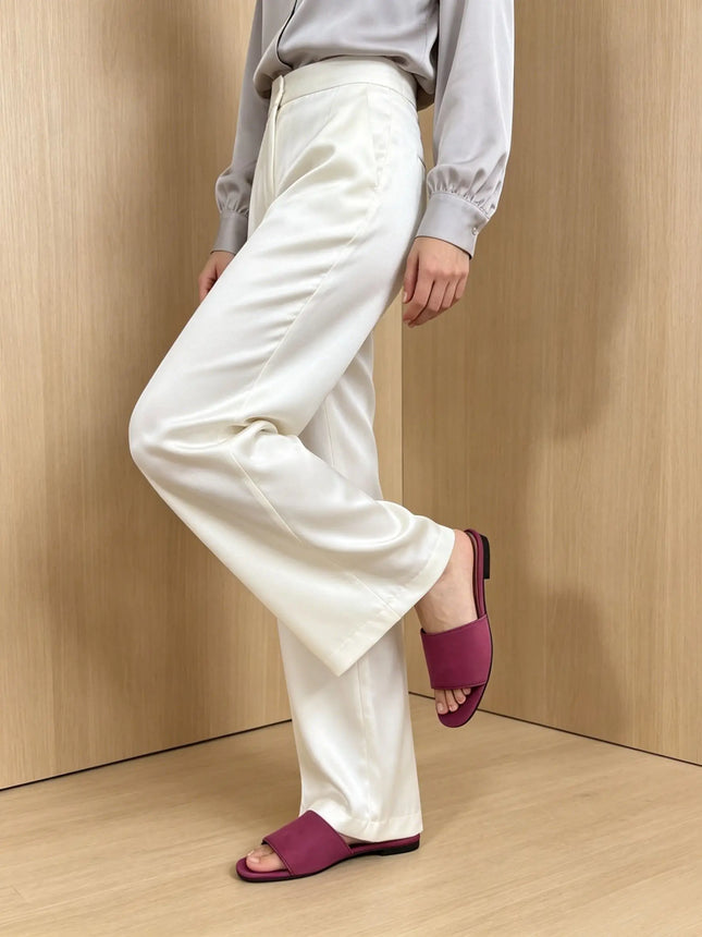 Women's purple flat sandals with a single strap and open toe, casual, comfortable, and lightweight, perfect for summer days.