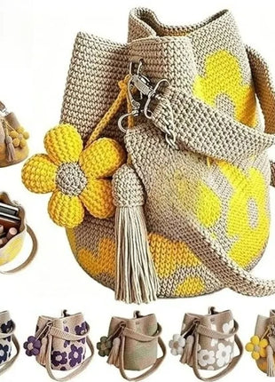 Borsa a tracolla da donna in stile boho, realizzata a mano con lavorazione all'uncinetto, decorata con fiori, cordoncino, occhielli metallici e nappe floreali, ideale per l'uso quotidiano, la spiaggia e le attività all'apert