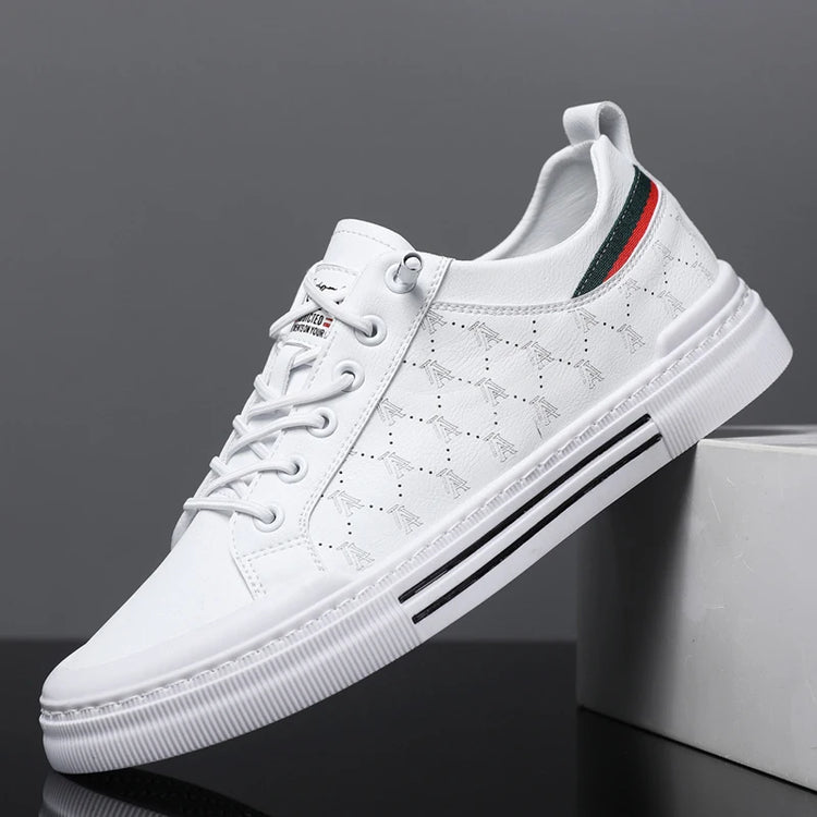 Men's lightweight skate shoes, everyday casual sneakers for men, colors: white and beige, sizes 39 to 46.