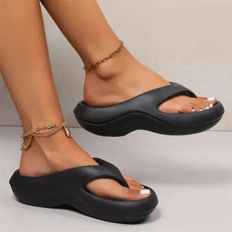 Infradito in Eva spessa con plateau per donna 2024 Sandali da spiaggia antiscivolo estivi con punta a clip Donna Comode pantofole con suola morbida