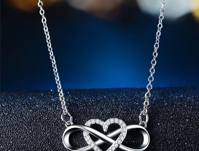 Nuova collana in argento sterling 925 con ciondolo Moissanite classico per le donne Moda nobile gioielli da sposa regali per feste di buona qualità PlatiNum