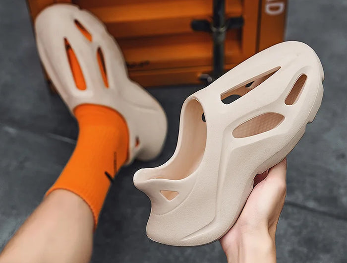 Pantoufles compensées camouflage unisexe Matériau souple EVA Technologie de moulage par injection Chaussures de plage décontractées pour hommes et femmes