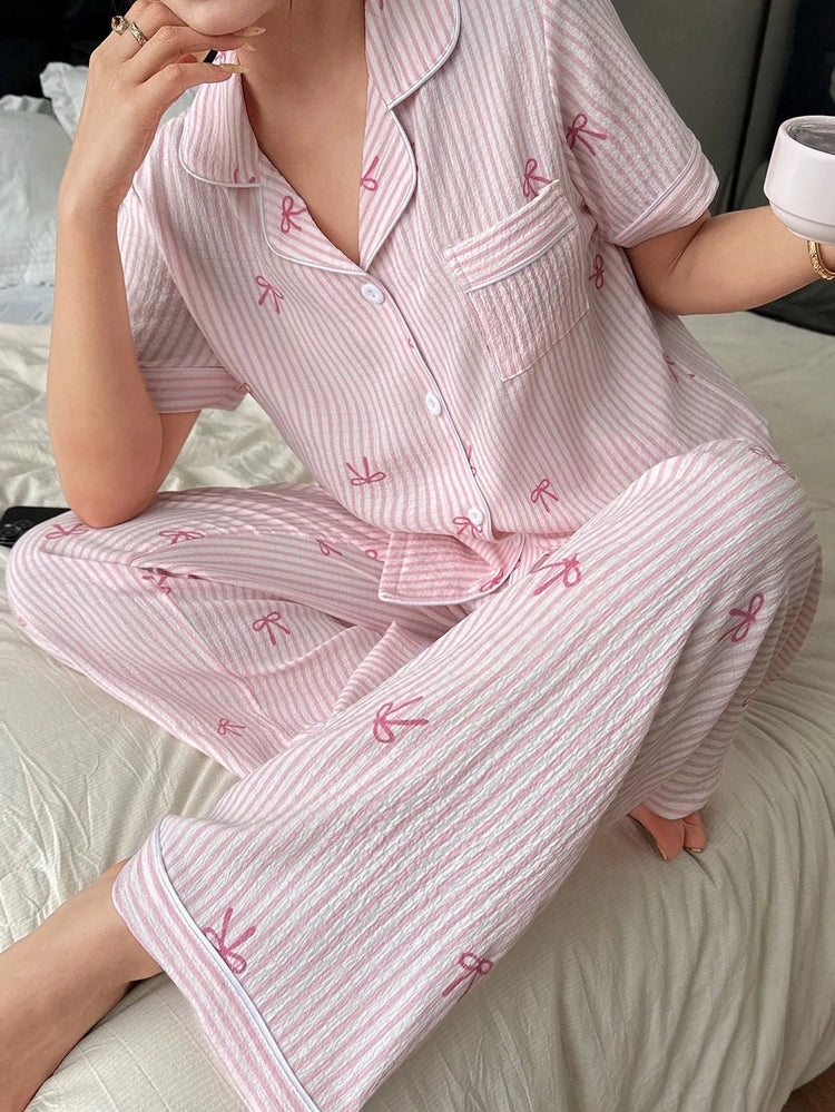 Set Pigiama da Donna con Stampa a Righe e Fiocco, Completo Estivo con Maglietta a Maniche Corte e Pantaloni, Comodo Abbigliamento da Notte e Loungewear