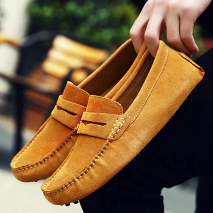 Scarpe casual da uomo fatte a mano Mocassini morbidi Scarpe da guida leggere Moda Slip on Flats Mocassini di alta qualità Scarpe da uomo antiscivolo