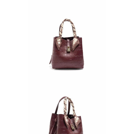CH Large Capacity Handbag Luxury Brand Temperament Letter Print with Lock Design 2025 Trendy Women's Crossbody Bag PlatiNum