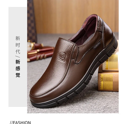 Scarpe estive nuove da uomo in pelle con suola morbida Scarpe basse casual Scarpe da passeggio per esterni Scarpe comode in morbida pelle alla moda Mocassini