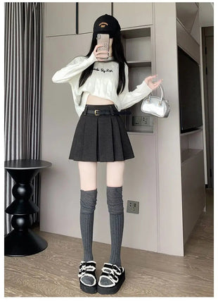 Autumn and Winter 2025 New High-waisted A-line Skirt College Style Sweet Versatile Woolen Pleated Skirt PlatiNum