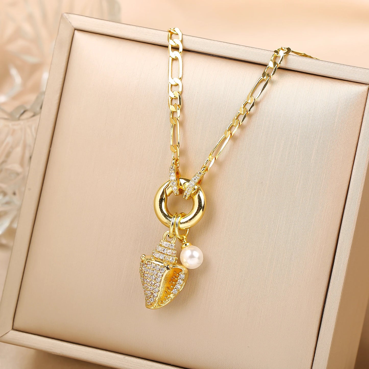 Nuova collana creativa con ciondolo a tema ali di fiori di conchiglia di zirconi lucidi Nuova moda donna accessori per gioielli per le vacanze femminili