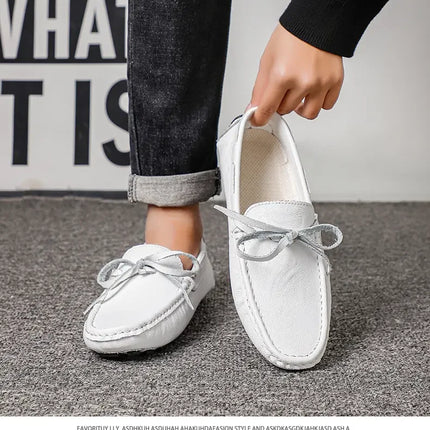 Nuovi mocassini casual Mocassini di marca con suola morbida da uomo Scarpe primaverili in pelle Comode scarpe casual da passeggio per esterni con fondo piatto