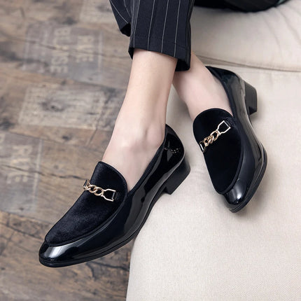 Mocassini da uomo in pelle scamosciata dal design di lusso Nero Blu Rosso Scarpe eleganti casual per discoteca Party Monk Strap Scarpe da uomo Taglia 38-47