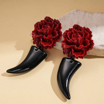 Ciondolo in corno esagerato individualmente con orecchini a fiore grande, gioielli di qualità lussuosa, regali per feste alla moda da donna