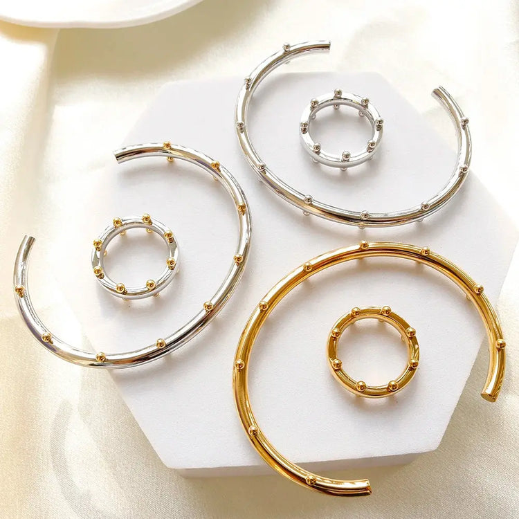 Set di gioielli di lusso Bracciale rigido in acciaio inossidabile Anello da dito Orecchini a cerchio con mini sfere per regali di gioielli di moda da donna platinumshop