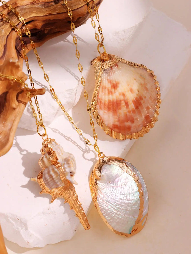 Retro Gold-Tone Shell Pendant Necklace Unique Layered DIY Fashion Jewelry for Women Perfect for Beach Vacations Gift Idea PlatiNum